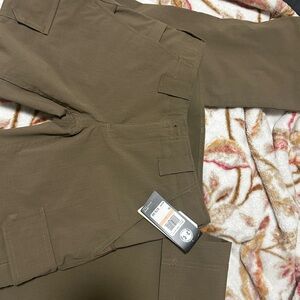 Under Armour Khaki Pants